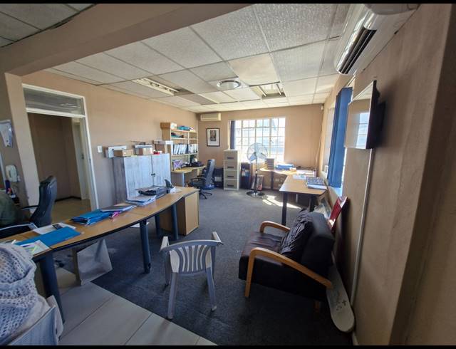 1,000M² WAREHOUSE FOR SALE IN KEW